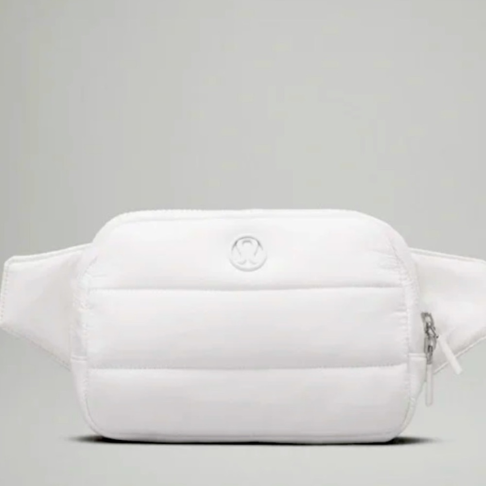 Lululemon 2L Wunder Puff belt bag!